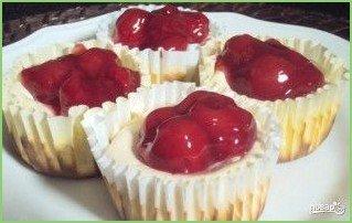 Вишнёвые мини-чизкейки - фото шаг 4