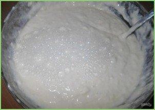 Заливной пирог с зелёным луком и яйцом - фото шаг 3