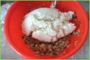 Жаренные с рыбой пирожки - фото шаг 5