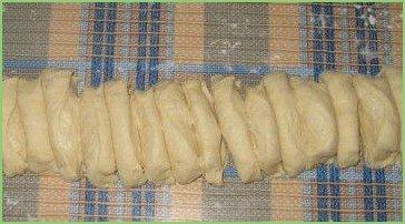 Жареные пирожки с луком - фото шаг 3