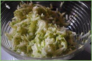 Диетические оладьи из кабачков - фото шаг 1