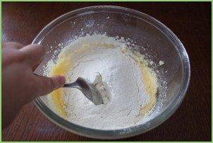 Яблочный пирог с изюмом - фото шаг 5