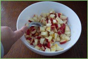 Яблочный пирог с изюмом - фото шаг 7