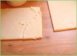 Круассаны с повидлом - фото шаг 1