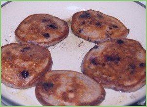 Оладьи с сухофруктами - фото шаг 3