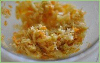 Пирожки из слоеного теста с капустой - фото шаг 1