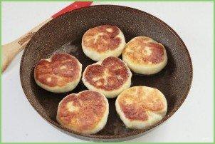 Пирожки из творожного теста с курицей - фото шаг 11