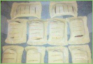 Слойки с колбасой - фото шаг 4