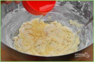 Тесто для пирожков с капустой в духовке - фото шаг 4