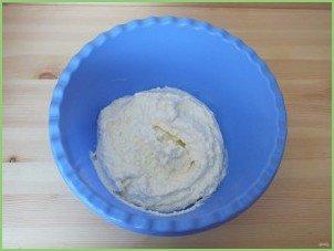 Ватрушка с творогом и вишней - фото шаг 7