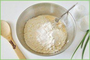 Заливной пирог на молоке - фото шаг 7