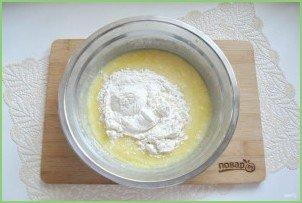 Заливной пирог со сливой - фото шаг 7