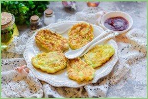 Кабачковые оладьи с брынзой - фото шаг 8