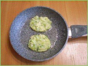 Капустные оладьи с манкой - фото шаг 10