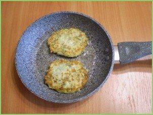 Капустные оладьи с манкой - фото шаг 11