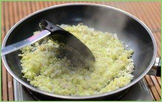 Капустные оладьи с сыром - фото шаг 2