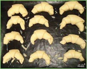 Круассаны с шоколадной начинкой - фото шаг 10