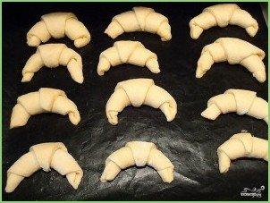 Круассаны с шоколадной начинкой - фото шаг 9