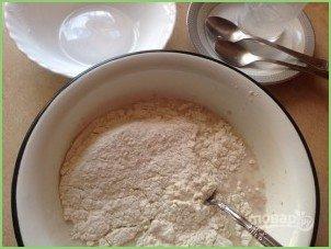 Оладьи на молоке и дрожжах - фото шаг 3