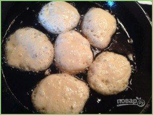 Оладьи на молоке и дрожжах - фото шаг 8