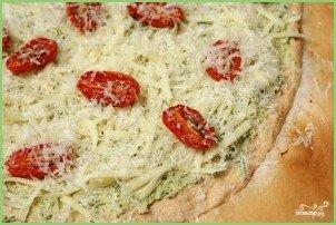 Пицца с ветчиной, козьим сыром и помидорами - фото шаг 3