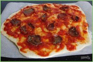 Пицца с вялеными помидорами - фото шаг 4