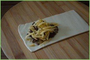 Пирожки с лесными грибами - фото шаг 6