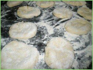 Пирожки с начинкой в духовке - фото шаг 8