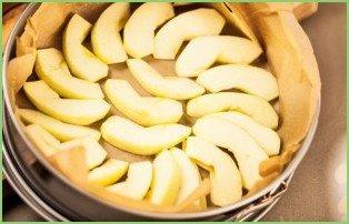 Шарлотка с яблоками и лимоном - фото шаг 3