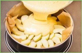 Шарлотка с яблоками и лимоном - фото шаг 7