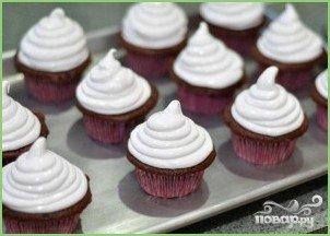 Шоколадные капкейки с кремом и шоколадной глазурью - фото шаг 6