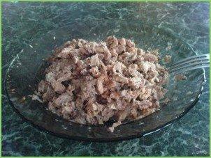 Закрытый рыбный пирог из слоеного теста - фото шаг 3