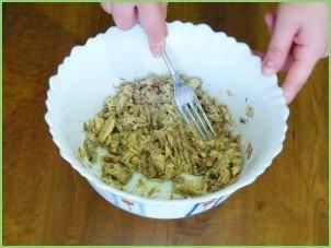 Закусочный пирог с консервой - фото шаг 2