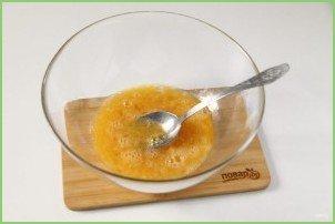 Заливной пирог на кефире с яйцом - фото шаг 2