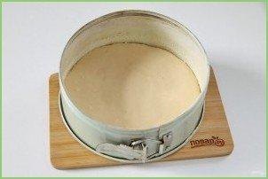 Заливной пирог на кефире с яйцом - фото шаг 8