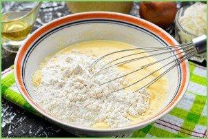 Заливной пирог с квашеной капустой - фото шаг 4