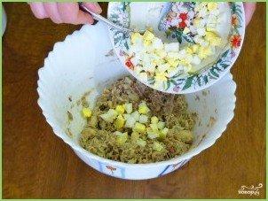 Заливной пирог с рыбой и яйцами - фото шаг 3