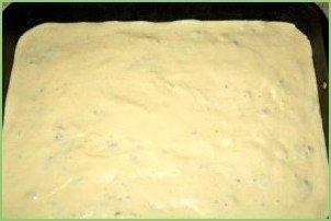 Заливной пирог с сайрой - фото шаг 12