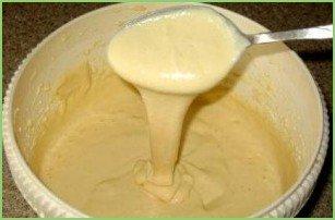 Заливной пирог с сайрой - фото шаг 4