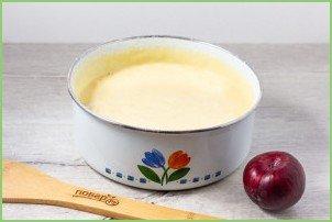 Заливной пирог со сливами - фото шаг 4