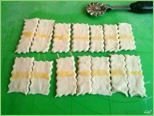 Бантики из слоеного бездрожжевого теста - фото шаг 3