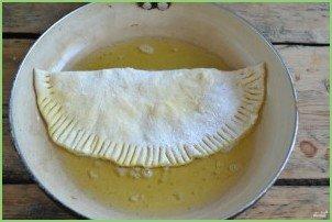 Чебуреки с сыром - фото шаг 7