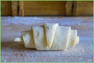 Круассаны с начинкой - фото шаг 3