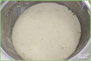 Оладьи на молоке и дрожжах пышные - фото шаг 5