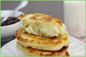 Оладьи на молоке и дрожжах пышные - фото шаг 8