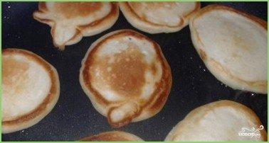 Оладьи на простокваше без дрожжей - фото шаг 2