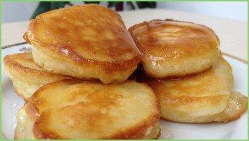 Оладьи на простокваше без дрожжей - фото шаг 3