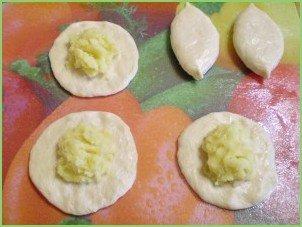 Пирожки с начинкой - фото шаг 11