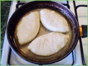 Пирожки с начинкой - фото шаг 12