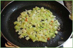 Пирожки с сюрпризом - фото шаг 2